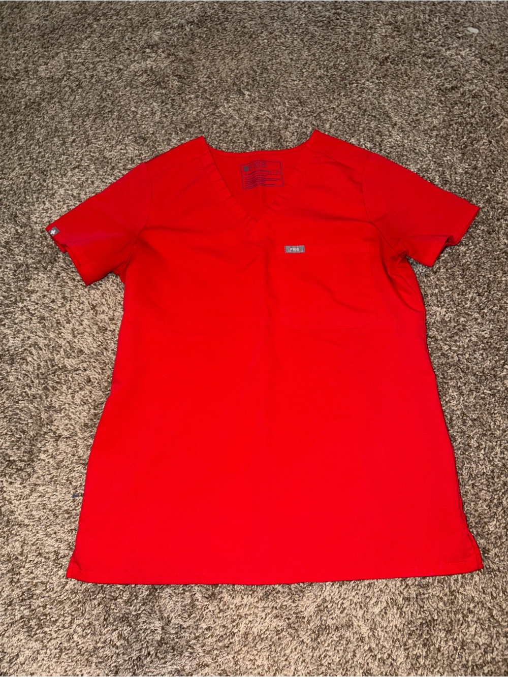 Figs women’s Catarina scrub top in popping red xs
